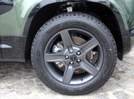 Land Rover - Defender