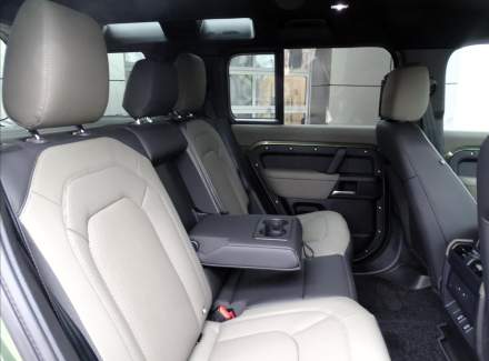 Land Rover - Defender