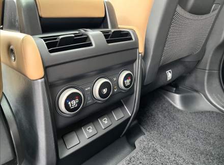 Land Rover - Defender