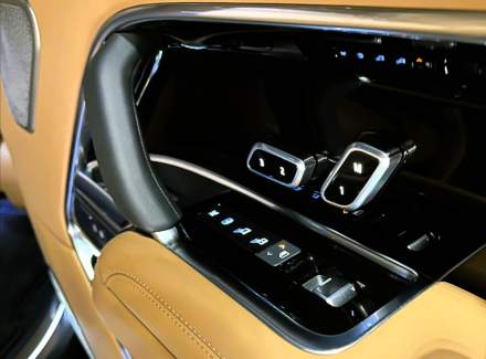 Land Rover - Range Rover