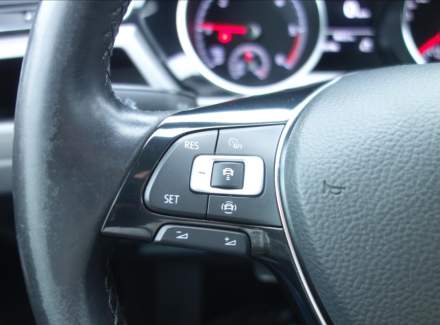 Volkswagen - Touran