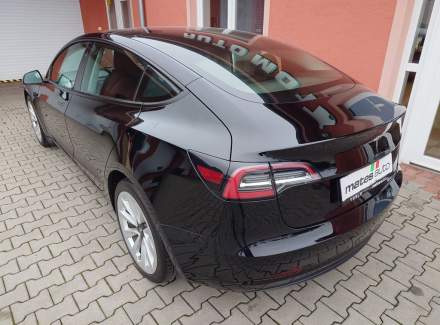 Tesla - Model 3