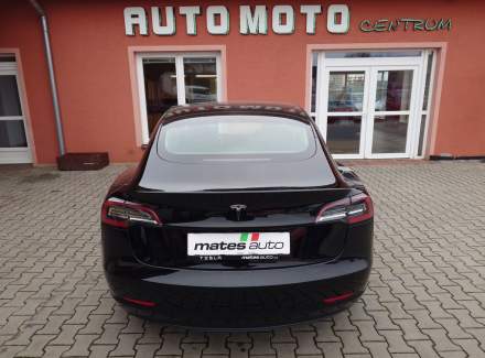 Tesla - Model 3
