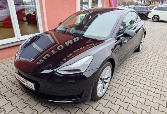 Tesla - Model 3
