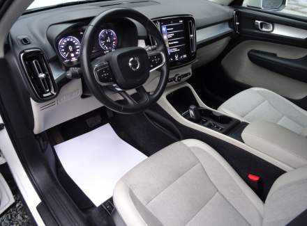 Volvo - XC40
