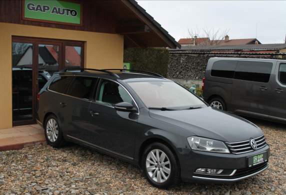Volkswagen - Passat
