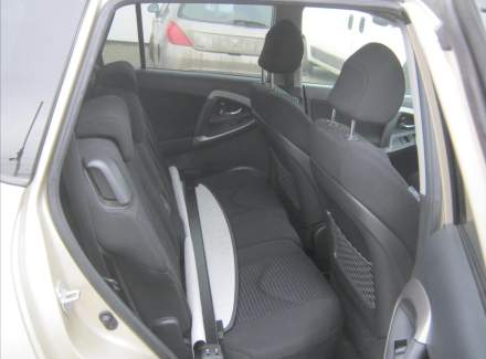 Toyota - RAV 4