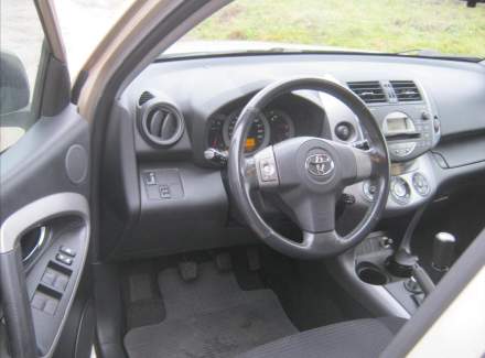 Toyota - RAV 4