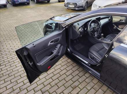 Mercedes-Benz - CLA