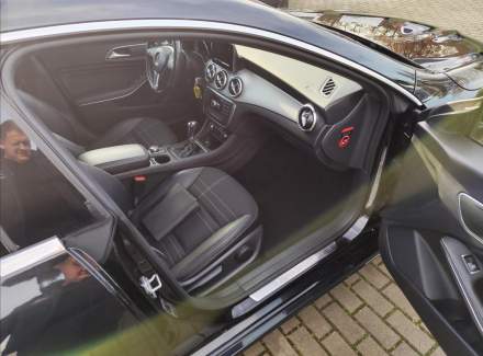 Mercedes-Benz - CLA