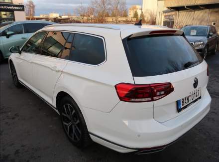 Volkswagen - Passat