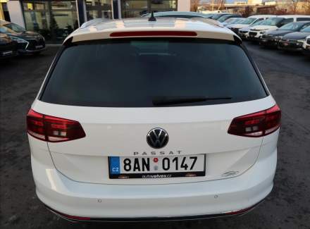 Volkswagen - Passat
