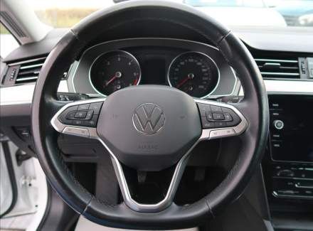 Volkswagen - Passat