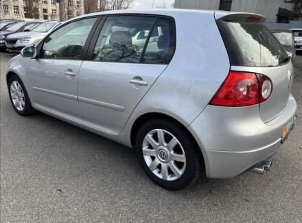 Volkswagen - Golf