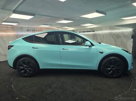 Tesla - Model Y