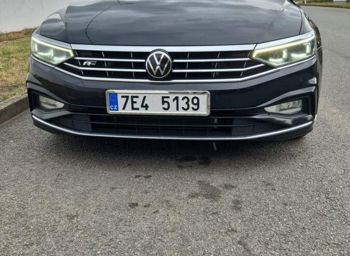 Volkswagen - Passat