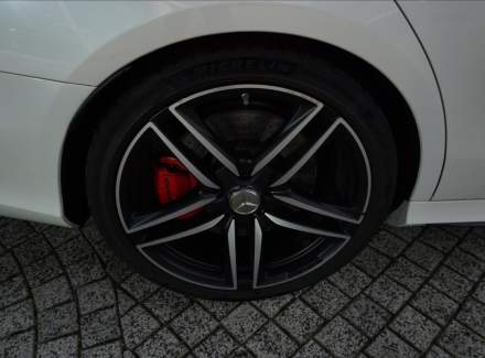 Mercedes-Benz - E-class