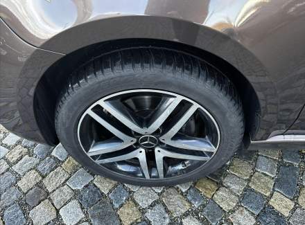 Mercedes-Benz - V-class