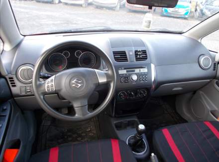 Suzuki - SX4