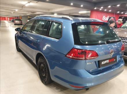 Volkswagen - Golf