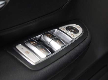 Mercedes-Benz - V-class