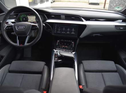 Audi - E-tron