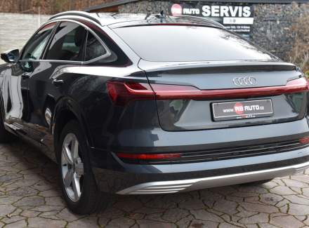 Audi - E-tron