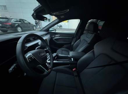 Audi - E-tron