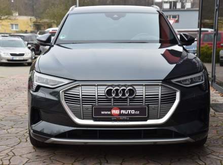 Audi - E-tron
