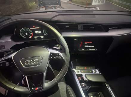 Audi - E-tron