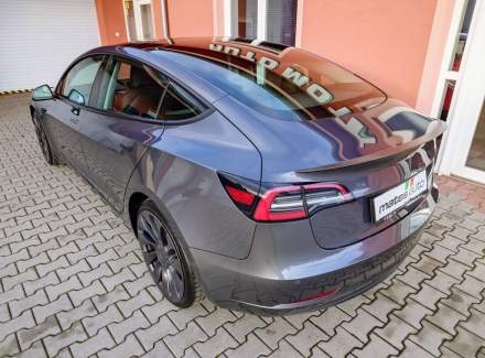 Tesla - Model 3