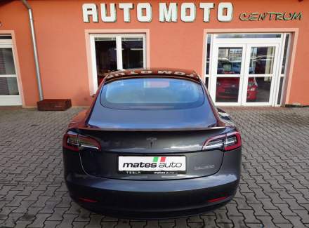 Tesla - Model 3