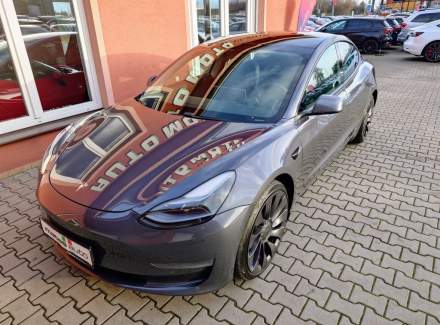 Tesla - Model 3