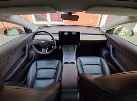 Tesla - Model 3