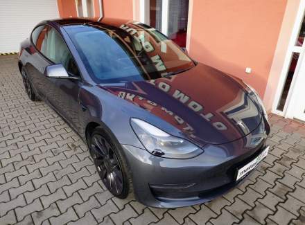 Tesla - Model 3