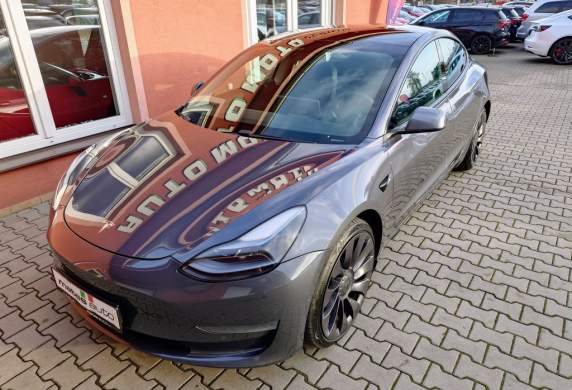 Tesla - Model 3