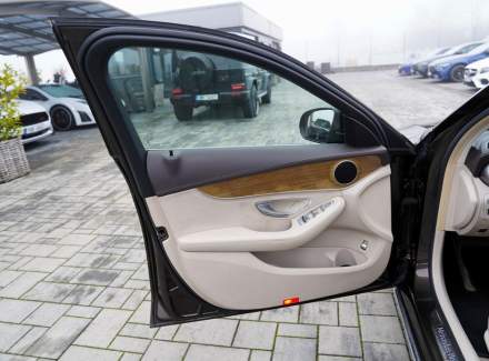 Mercedes-Benz - C-class