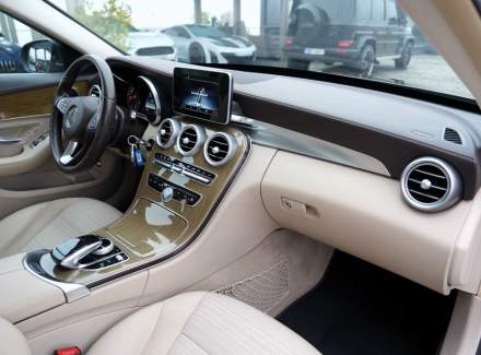 Mercedes-Benz - C-class