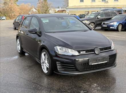 Volkswagen - Golf