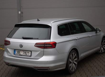 Volkswagen - Passat
