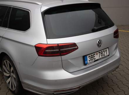 Volkswagen - Passat