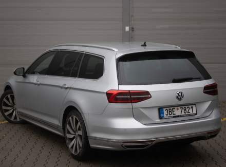 Volkswagen - Passat