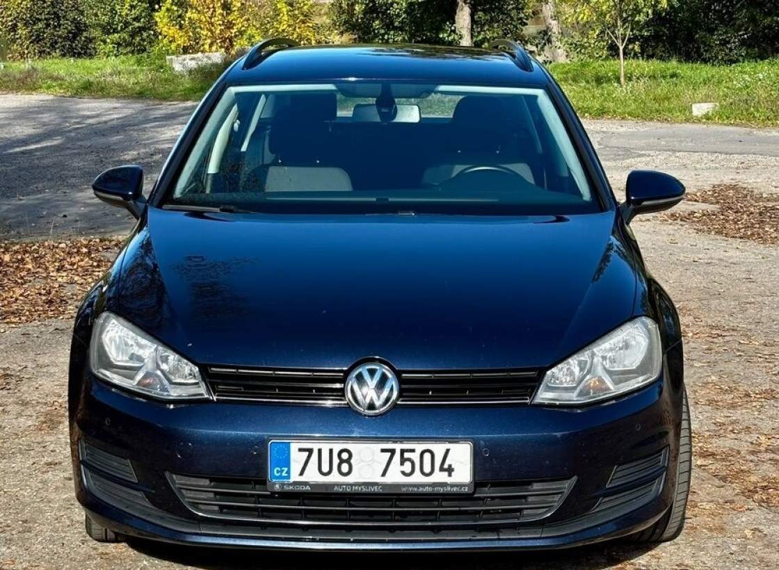 Volkswagen - Golf