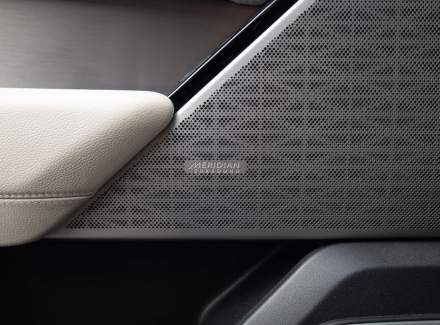 Land Rover - Range Rover Velar