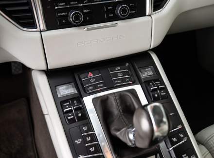 Porsche - Macan