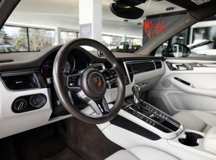 Porsche - Macan
