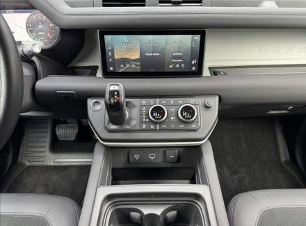 Land Rover - Defender