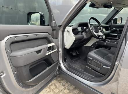 Land Rover - Defender