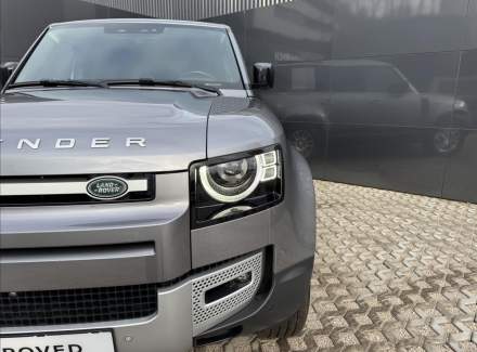 Land Rover - Defender