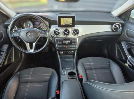 Mercedes-Benz - GLA